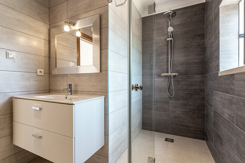Bathroom Remodeled in Michigan<br />
